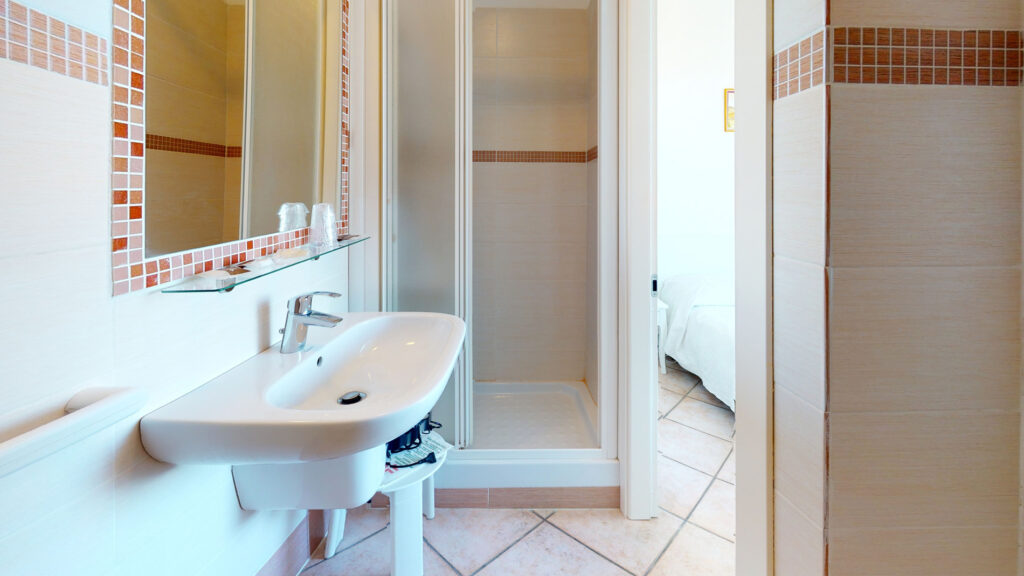 BB-LA-CANONICA-Bathroom(3)