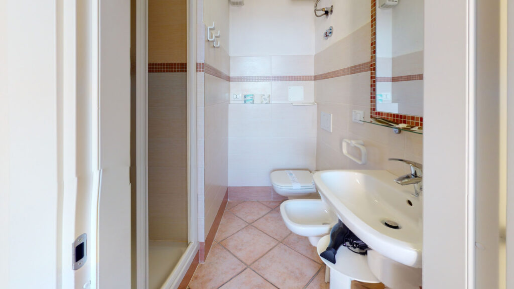 BB-LA-CANONICA-Bathroom(5)